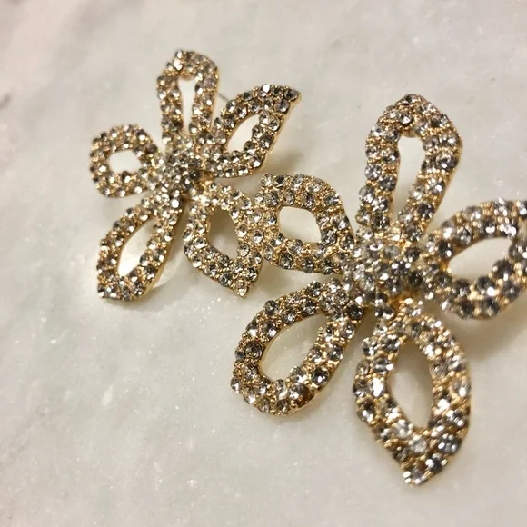 Vintage Rhinestone Flower Earrings - Picture 3 of 7